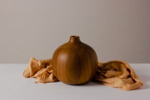 Decorama Gourd Vase Walnut Wood